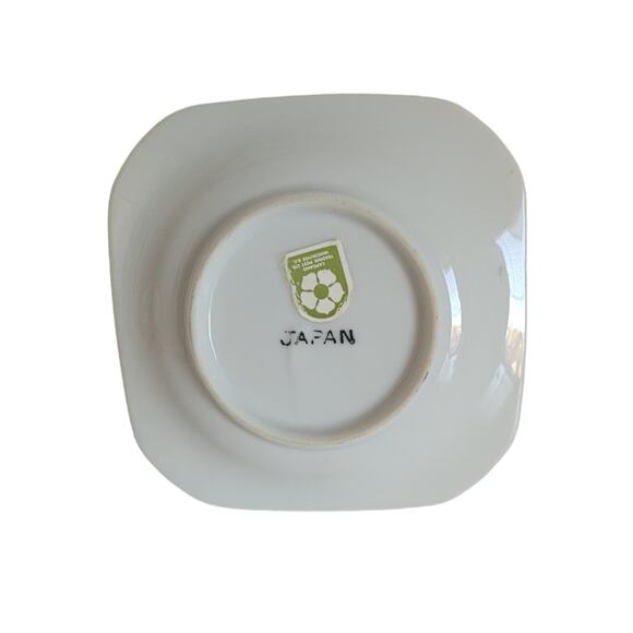 Alberta Ceramic Souvenir Plate Cigarette Ashtray Gold Trim - Picture 2 of 3